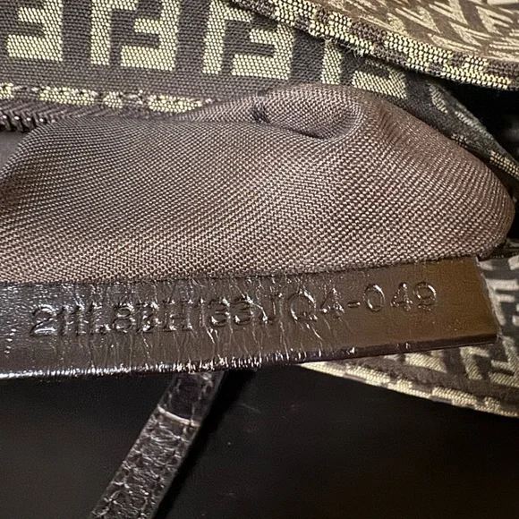 Fendi Brown and Black Women's Tote Bag / Includes C.O.A - Picture 6 of 9